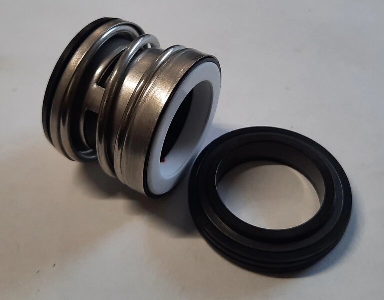 Торцевое уплотнение 104