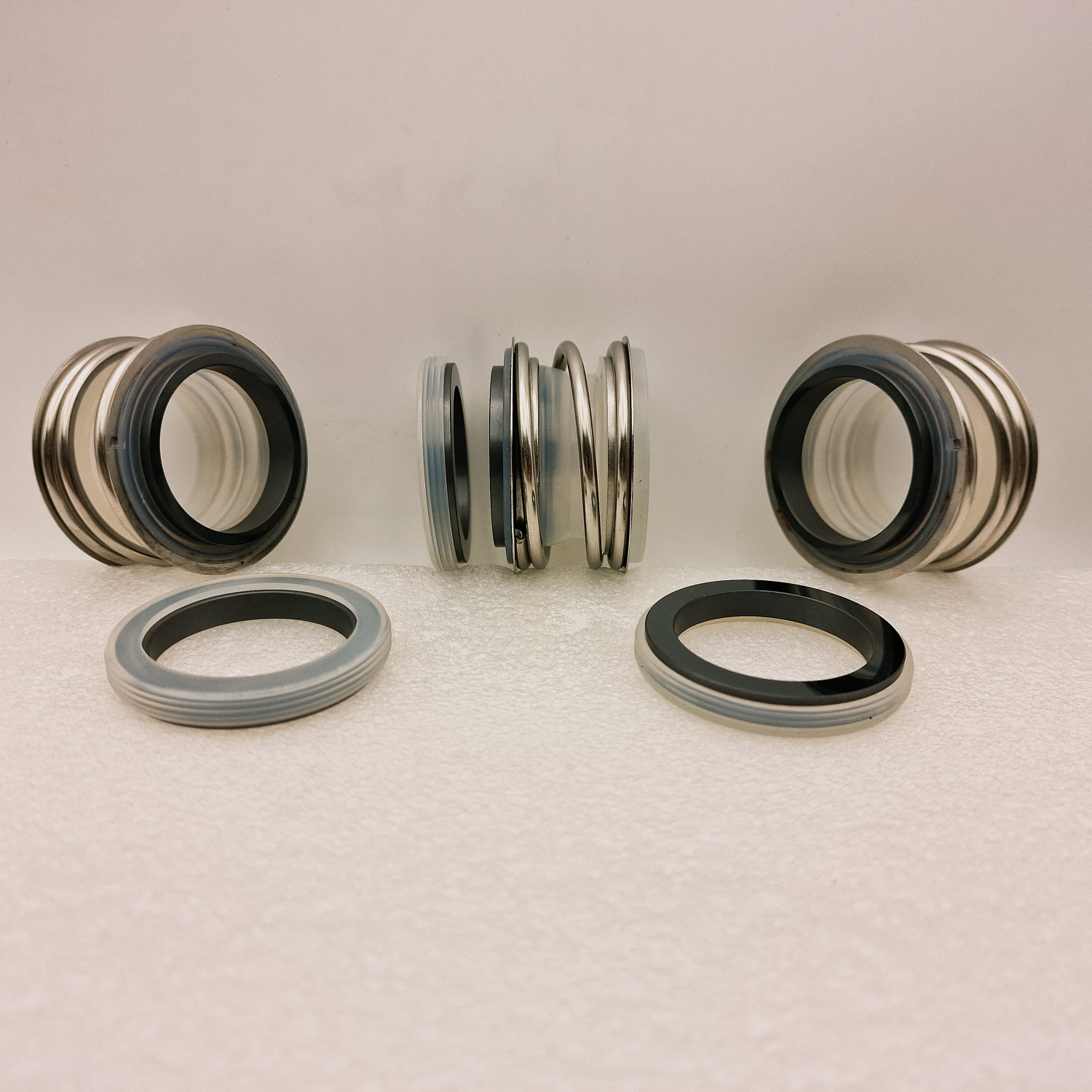 Расширение линейки торцевых уплотнений типа MG1 в специальном исполнении сильфона из силикона