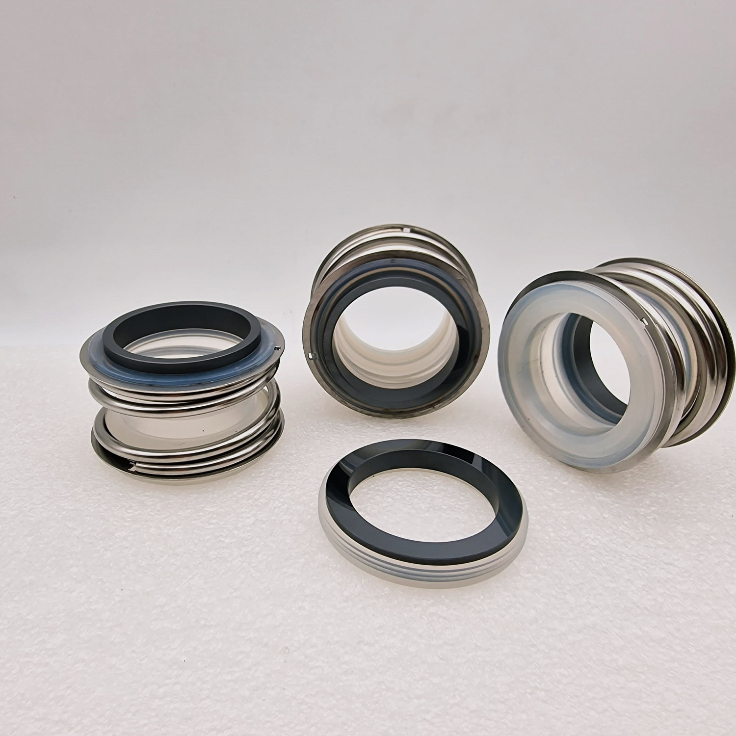 Расширение линейки торцевых уплотнений типа MG1 в специальном исполнении сильфона из силикона